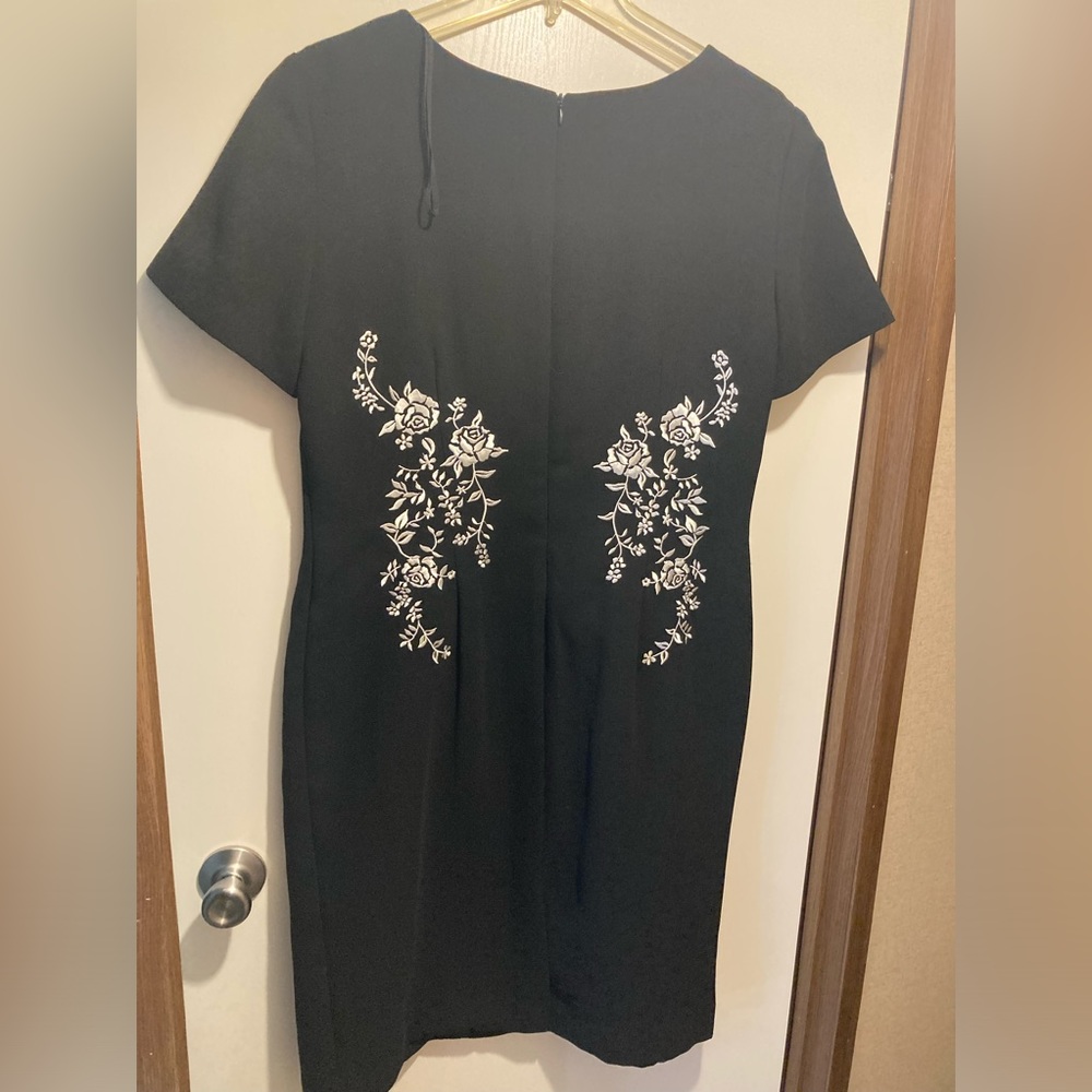 Studio One Dress - Picture 2 of 5